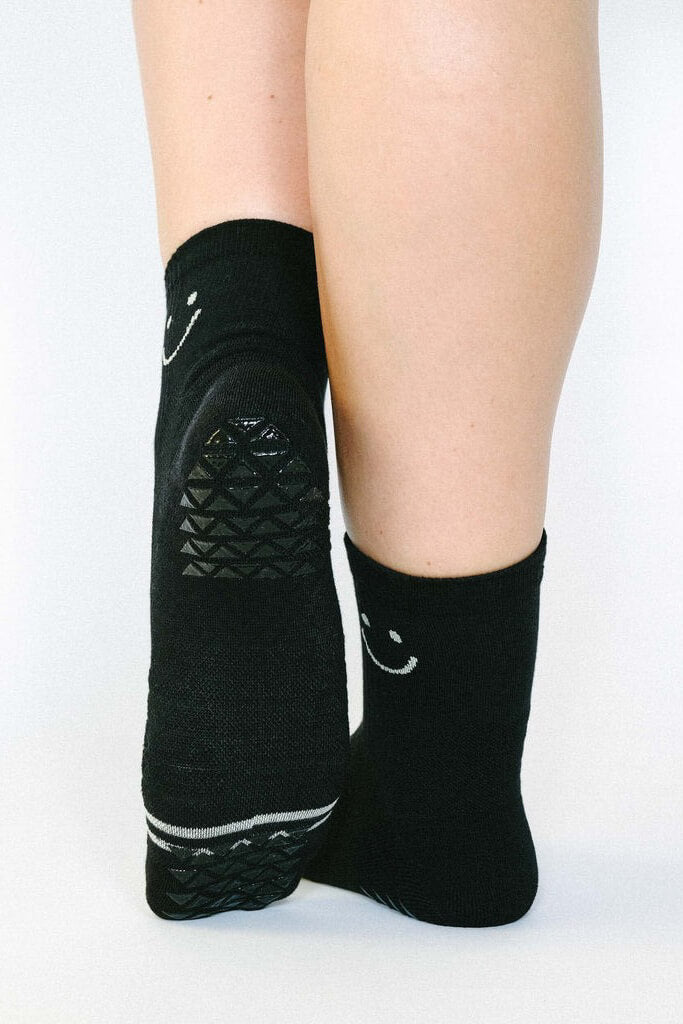 Pointe Studio happy ankle runner sock in black