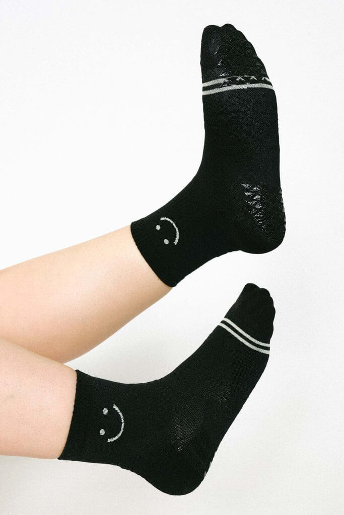 Pointe Studio happy ankle runner sock in black