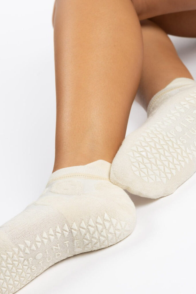 Pointe studio happy terry full foot grip sock in ivory