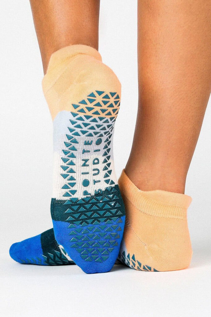 Pointe Studio layered full foot grip sock in poppy