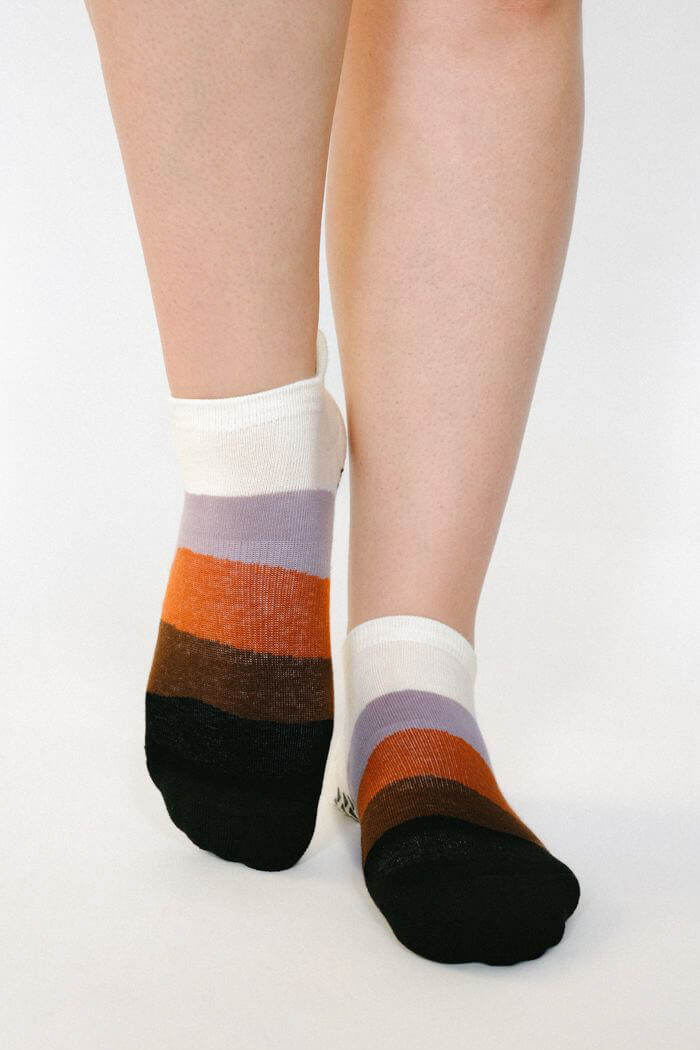 Pointe Studio layered stripe full foot grip socks in mocha