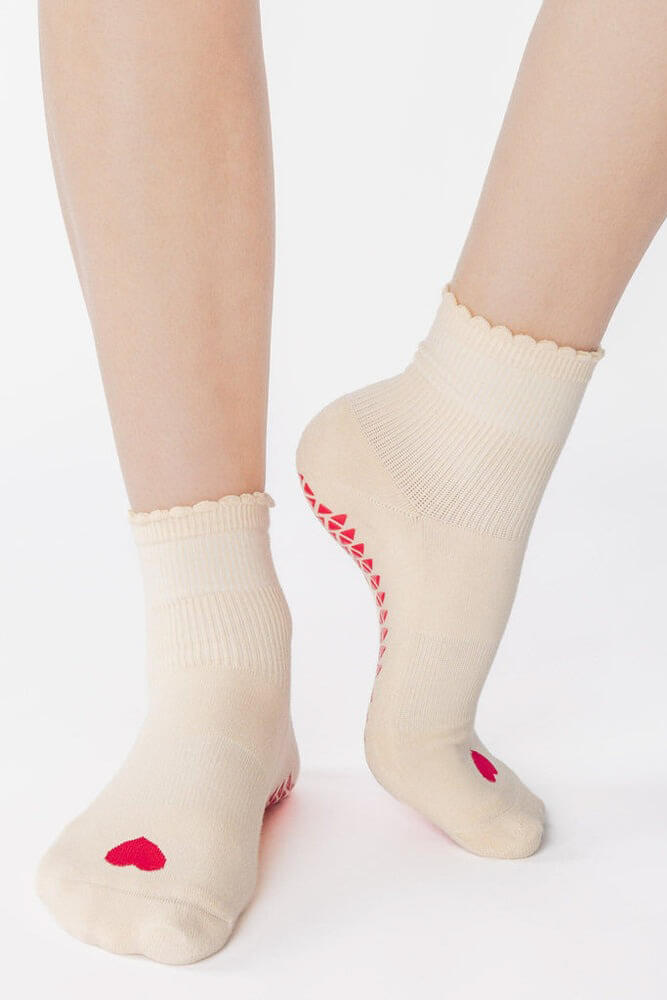 Pointe Studio love ankle grip sock in ivory