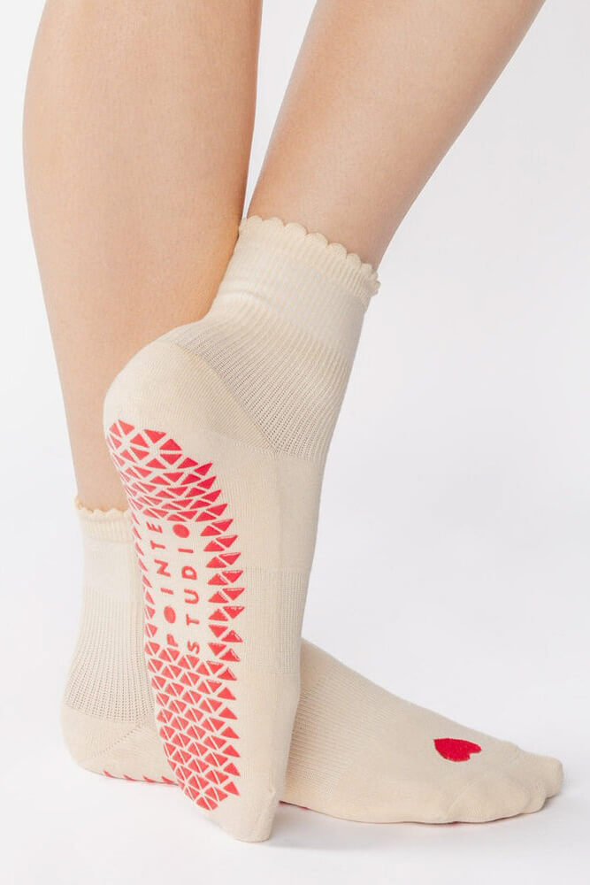 Pointe Studio love ankle grip sock in ivory