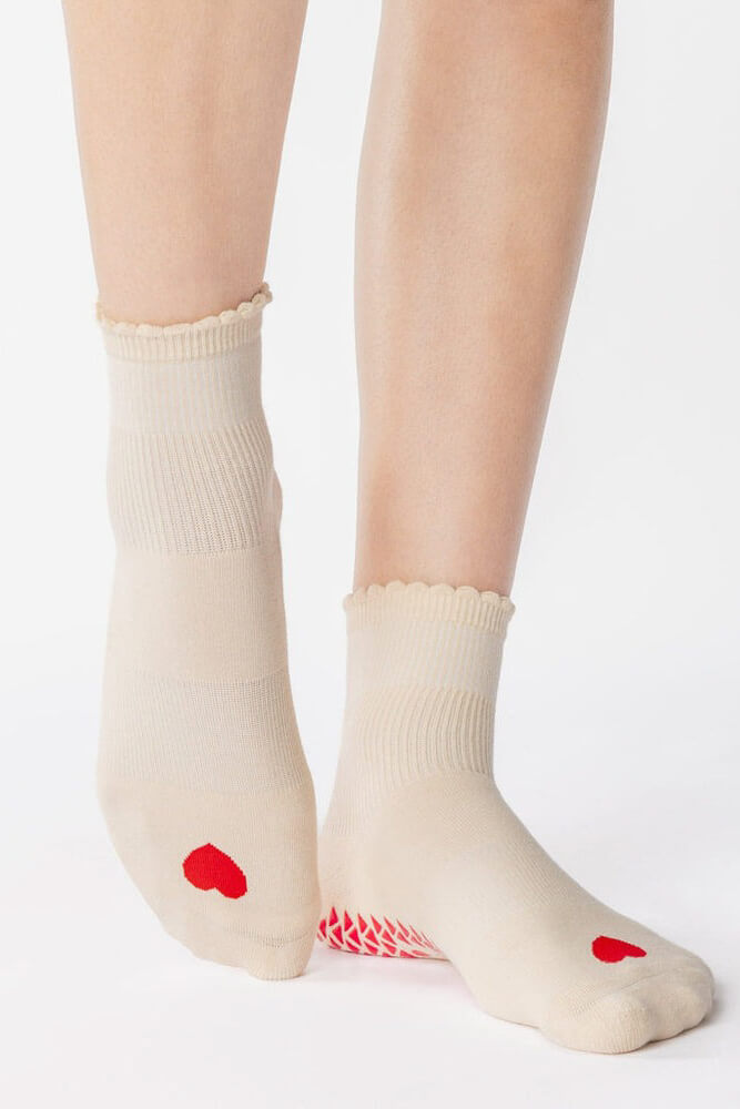 Pointe Studio love ankle grip sock in ivory