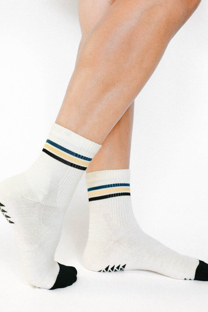 Pointe Studio Phoebe ankle runner sock in white