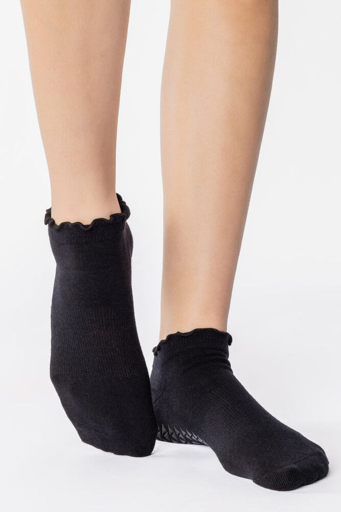 Pointe Studio ruffle full foot grip sock in black