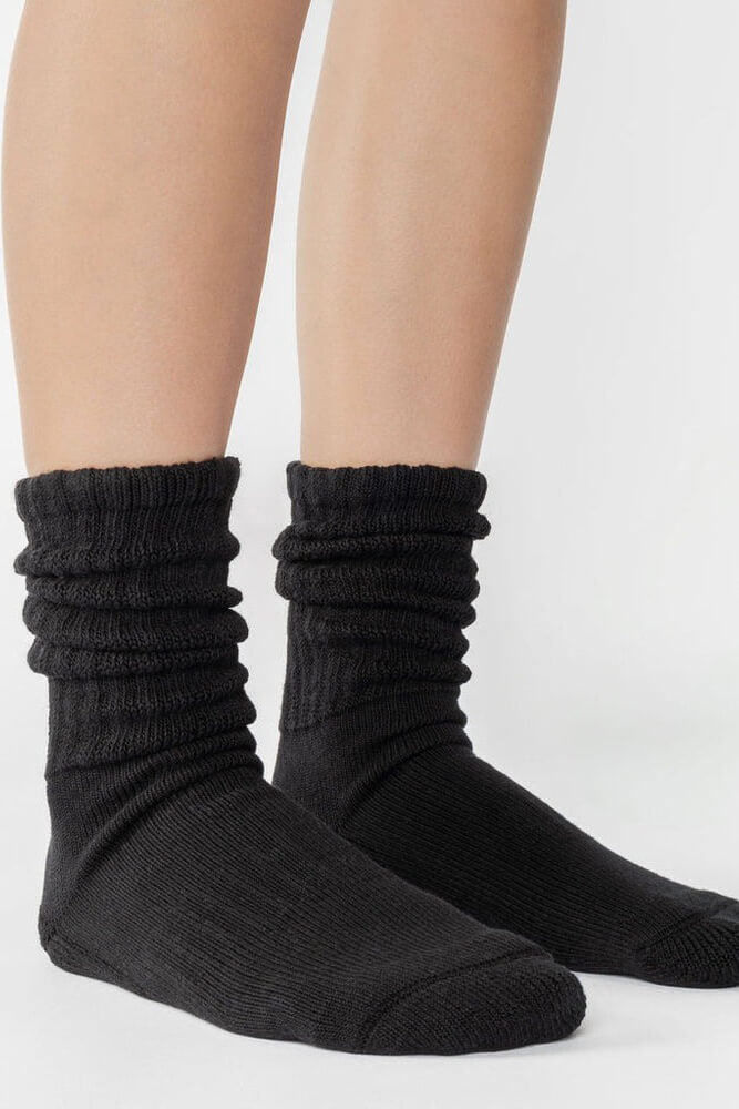 Pointe Studio slouch full crew grip socks in black