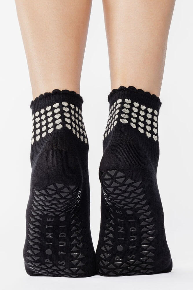 Pointe Studio sweetheart ankle grip sock in black