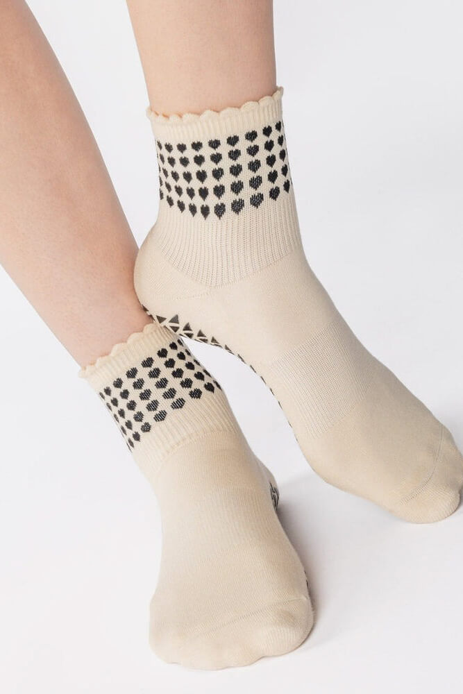 Pointe Studio sweetheart ankle grip sock in ivory