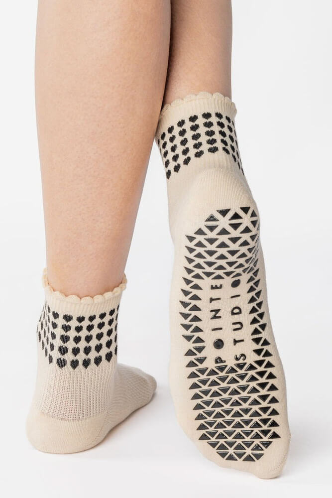 Pointe Studio sweetheart ankle grip sock in ivory