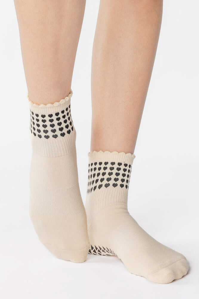 Pointe Studio sweetheart ankle grip sock in ivory