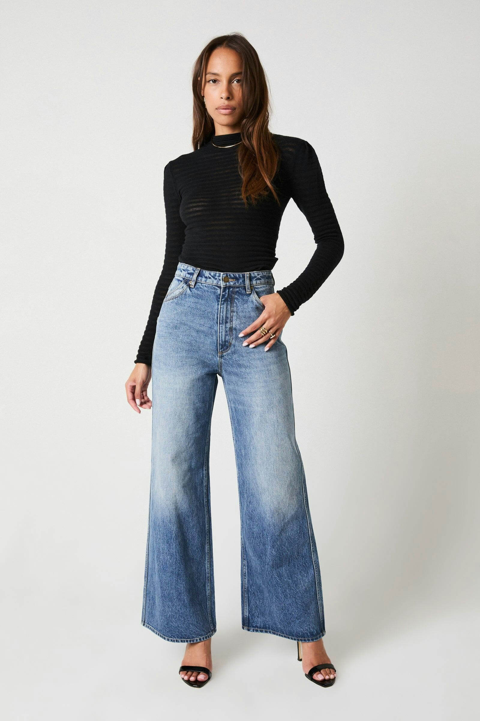 Rollas Jeans studio flare in mid vintage blue