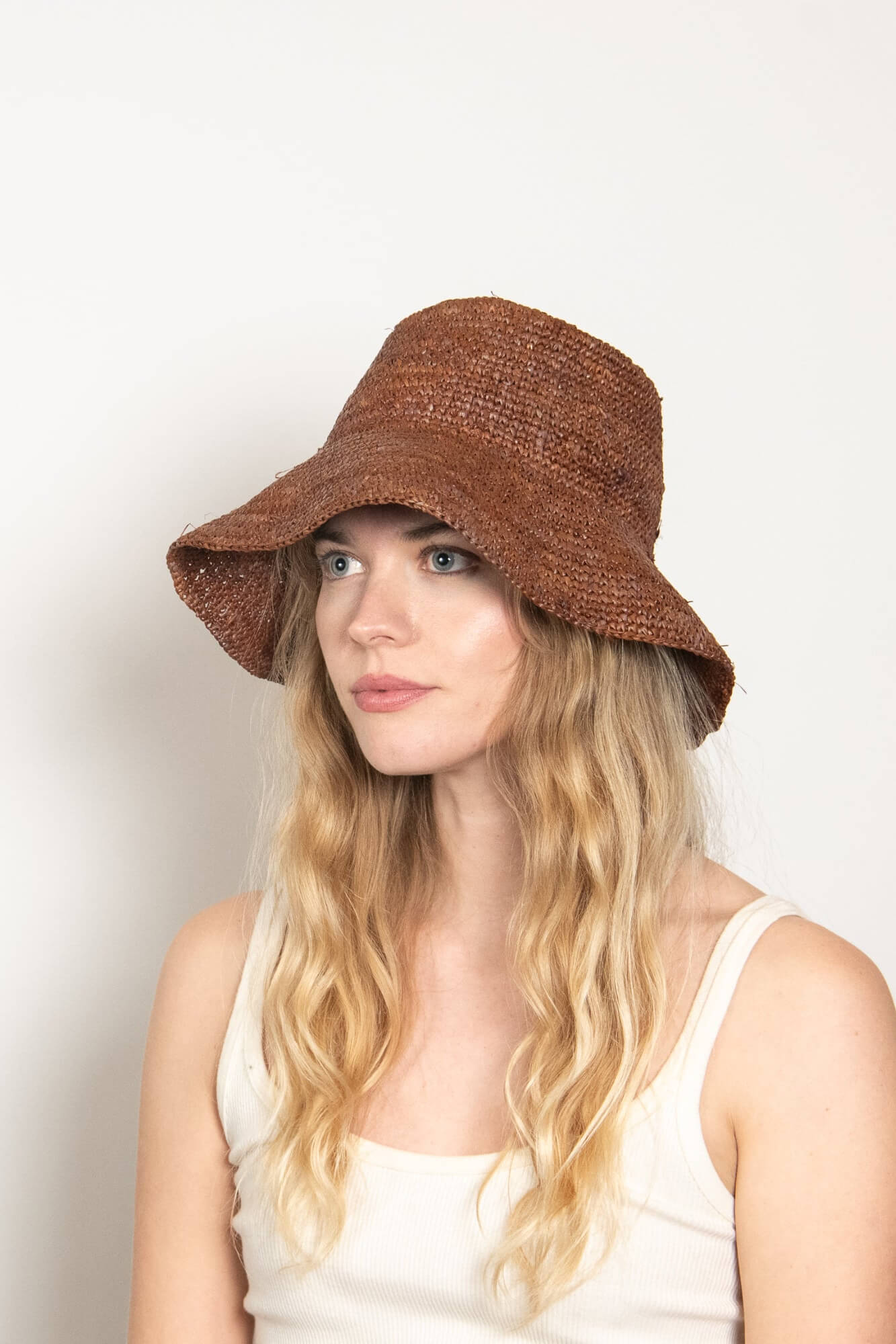 Wyeth Tali hat in chocolate