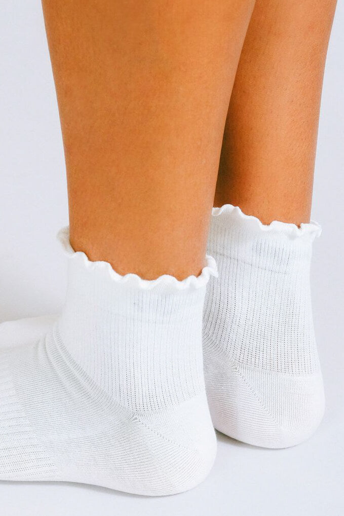 Tailored Union ruffle ankle sock in white