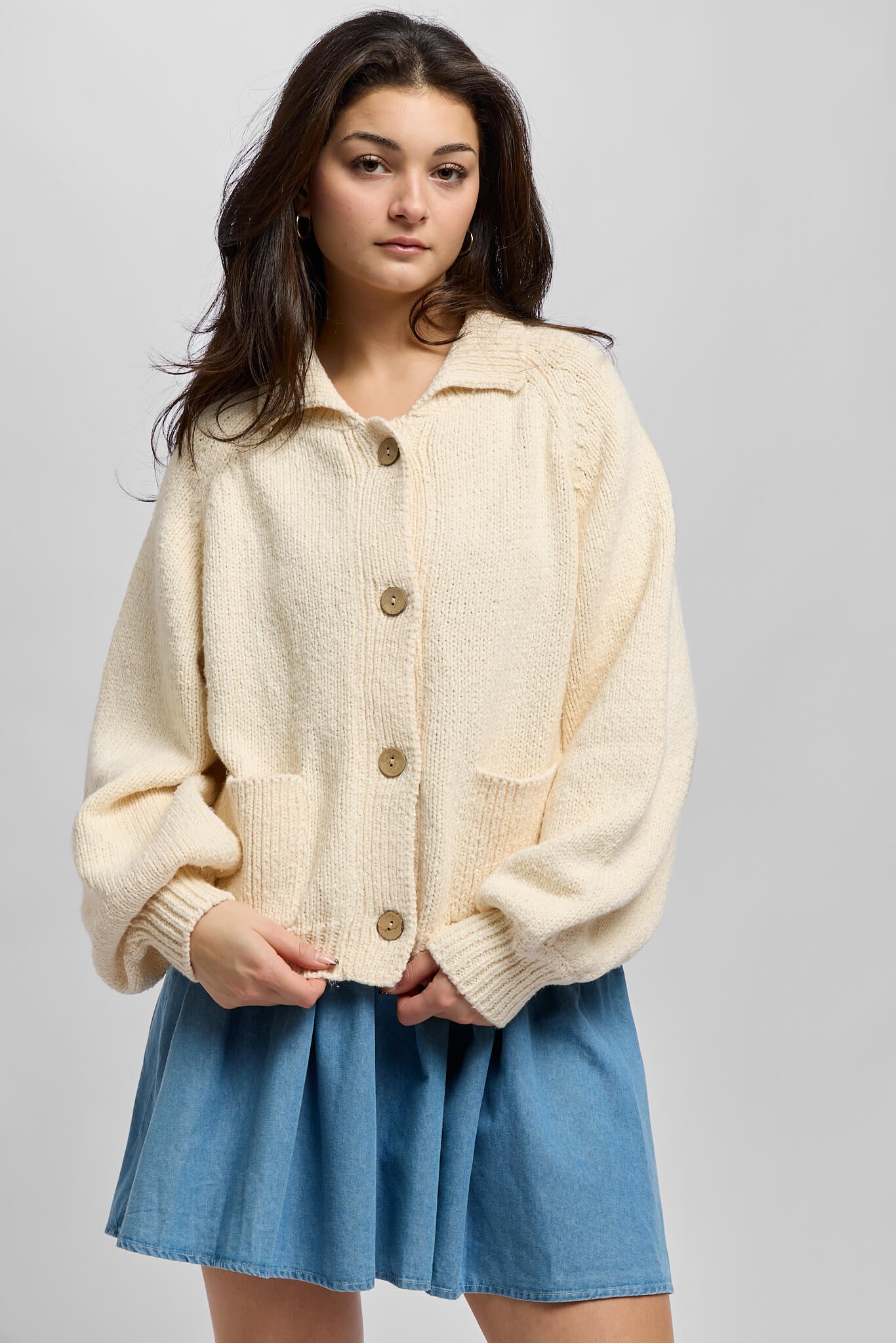 Womens knit tetured cardigan with buttonup front