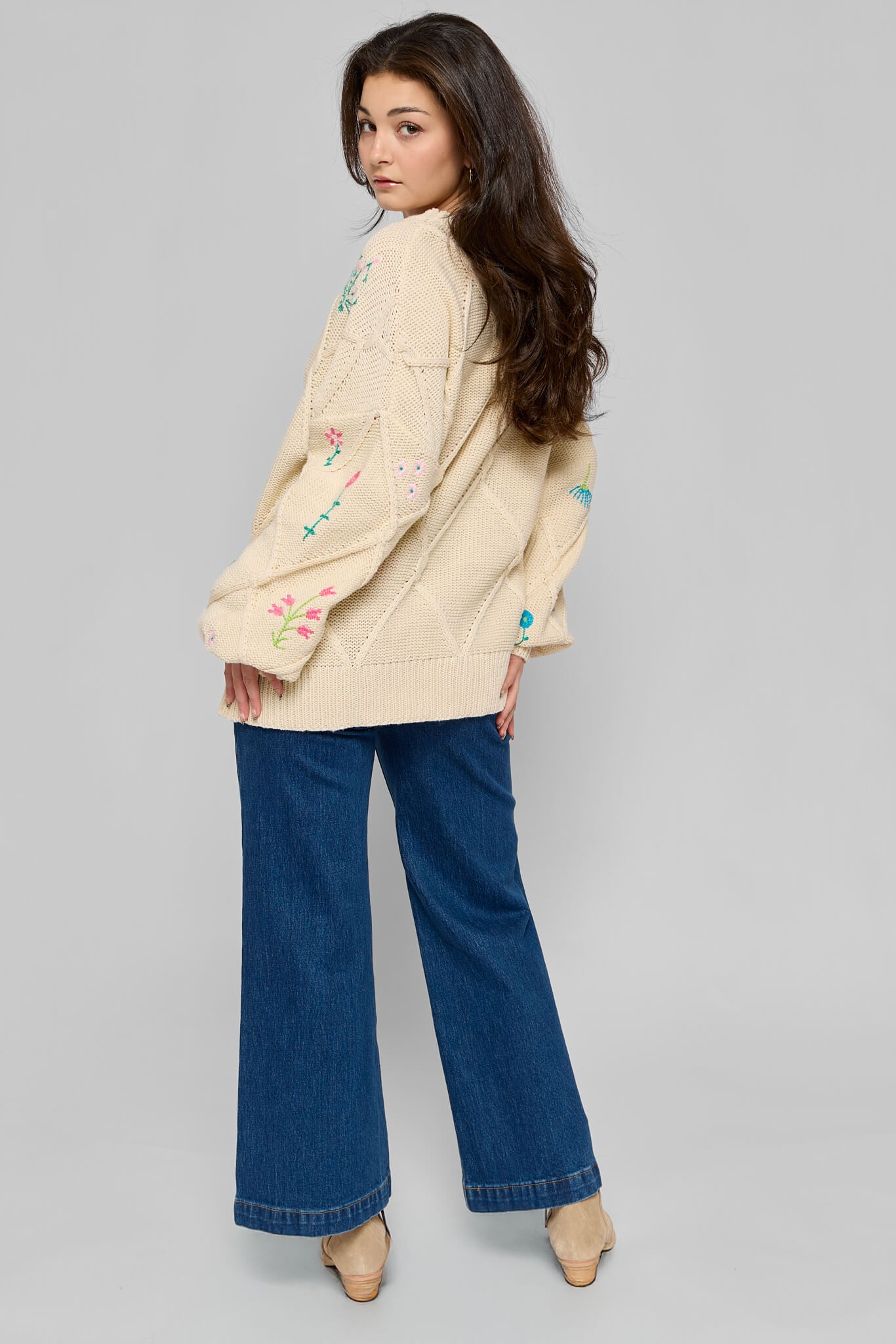 Embroidered Doodle Sweater - Kariella