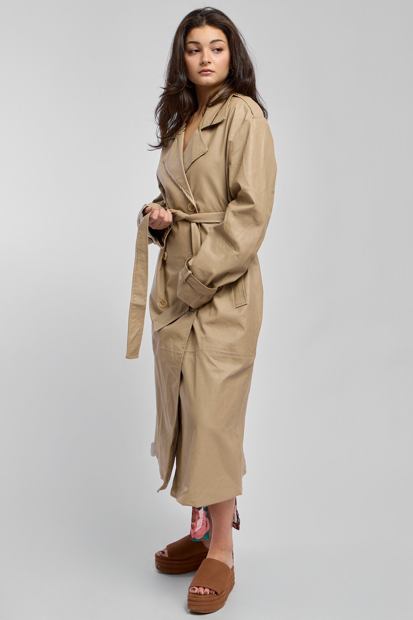 Womens trench coat with collar and optional waist tie