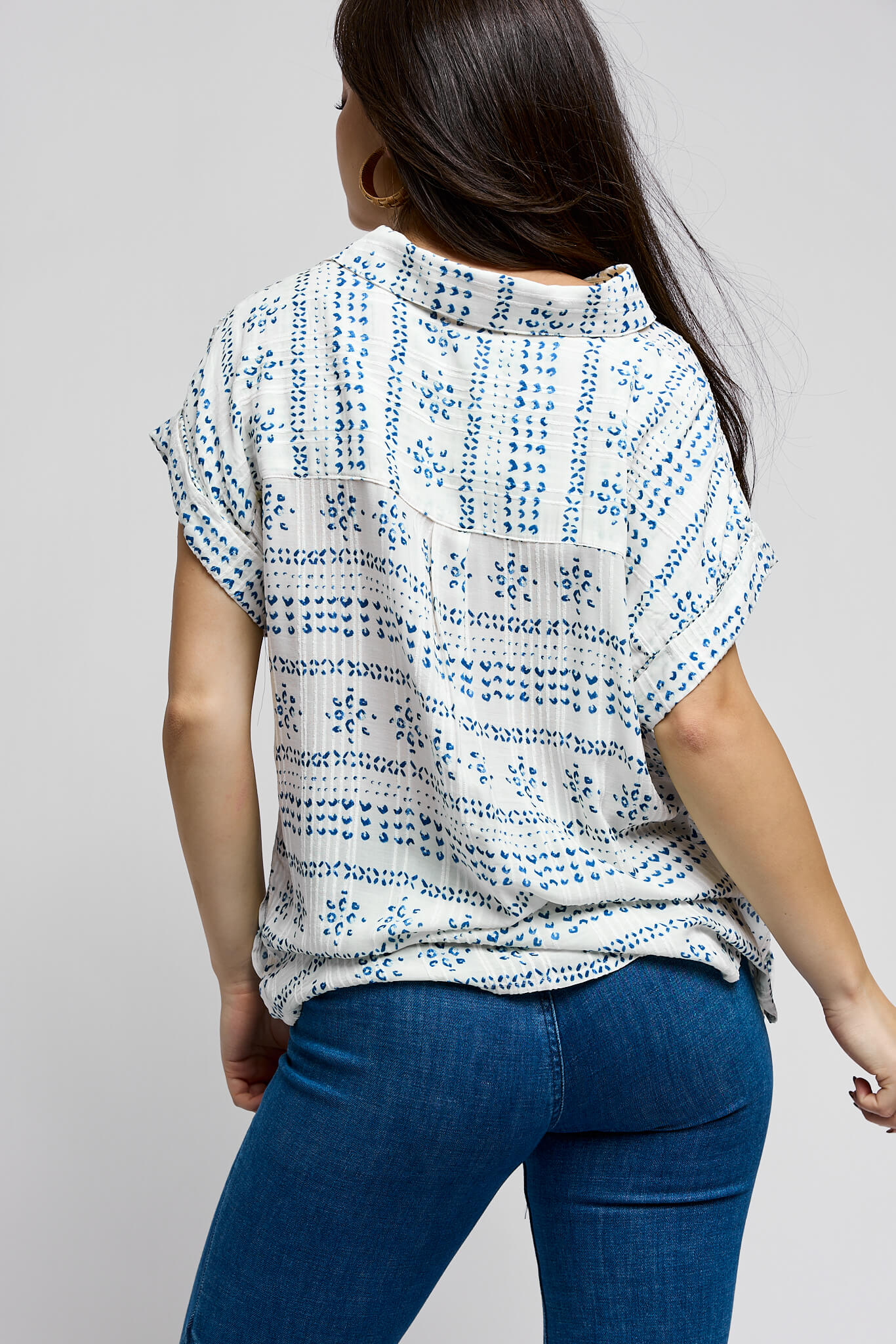 Womens blue mudcloth print lightweight short sleeve top with collar