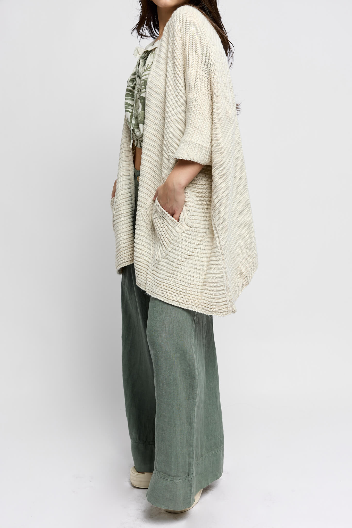 Womens textured quarter sleeve cardigan with pockets