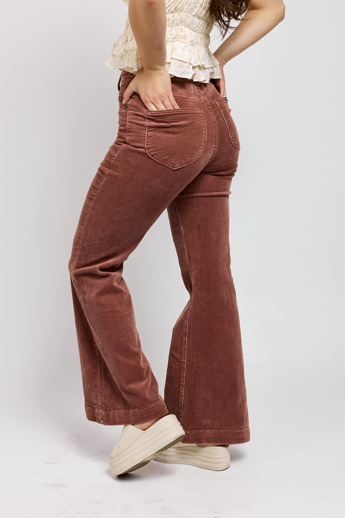 Rolla's Jeans Eastcoast Flare in rosewood cord