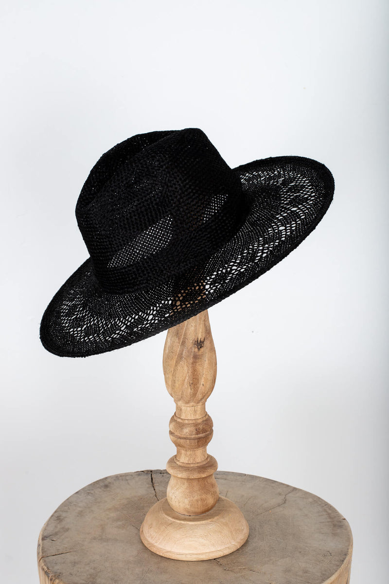 Black straw hat | Kariella